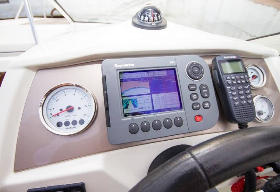 17.2 ft Jeanneau Cap Camarat 555 DC photo highlight 10