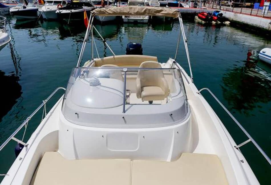 22.5 ft Jeanneau Cap Camarat 7.15WA photo highlight 1