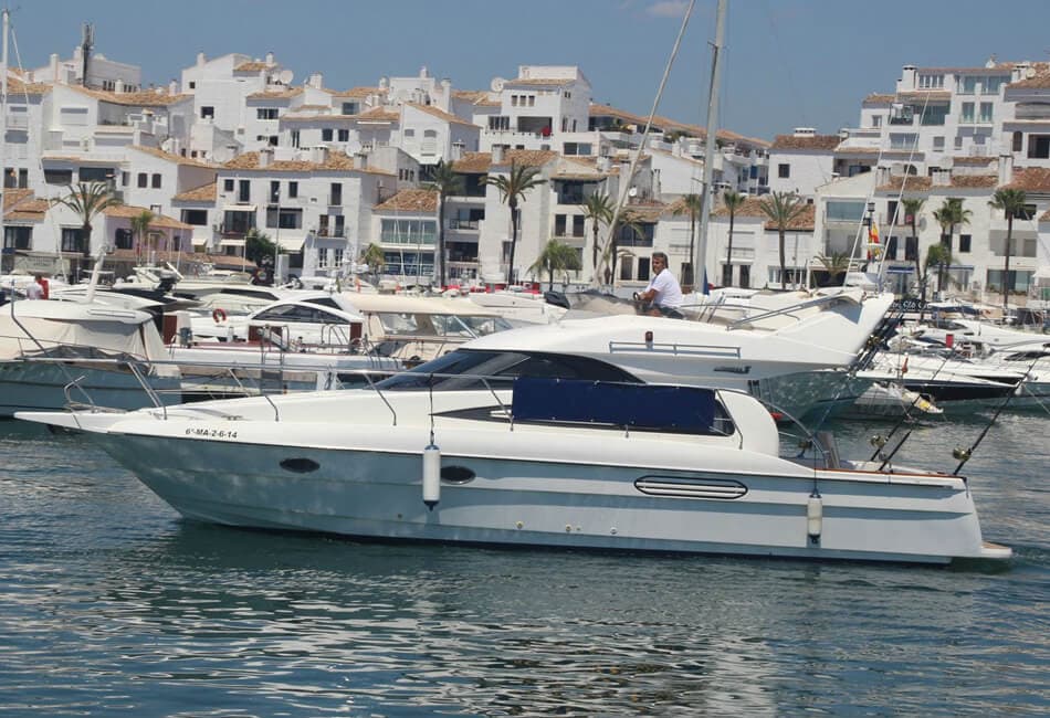 36 Ft Astondoa Motorboat available for charter