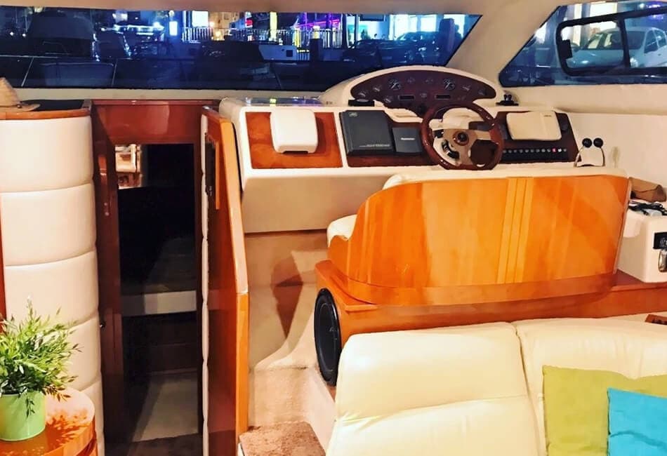41 Ft Astondoa Motorboat photo highlight 6
