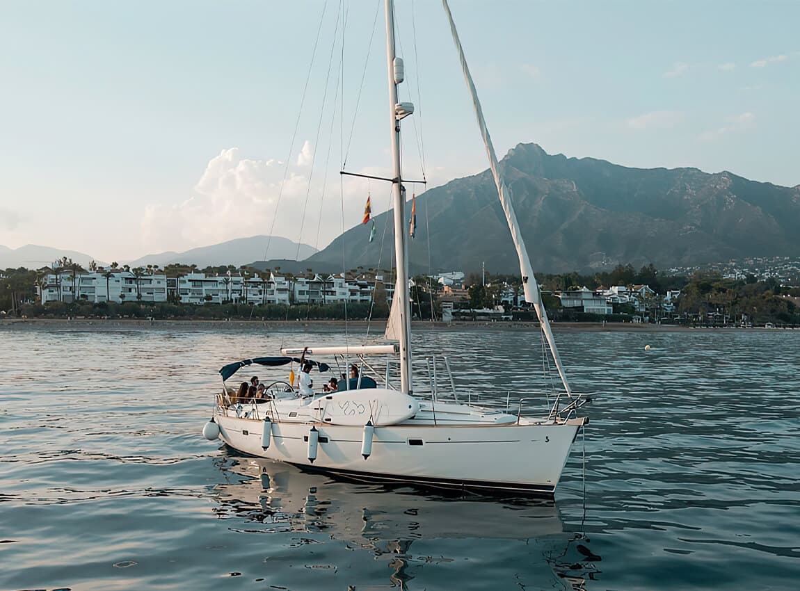 12.50m/ 42 Ft Beneteau Oceanis available for charter