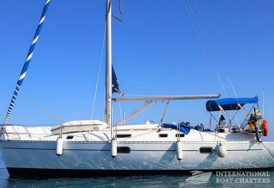 10.68m (35ft) Beneteau Oceanis 351 Sailing Yacht photo highlight 3