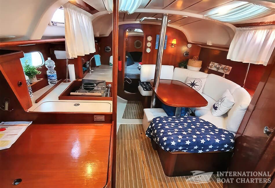 10.68m (35ft) Beneteau Oceanis 351 Sailing Yacht photo highlight 6