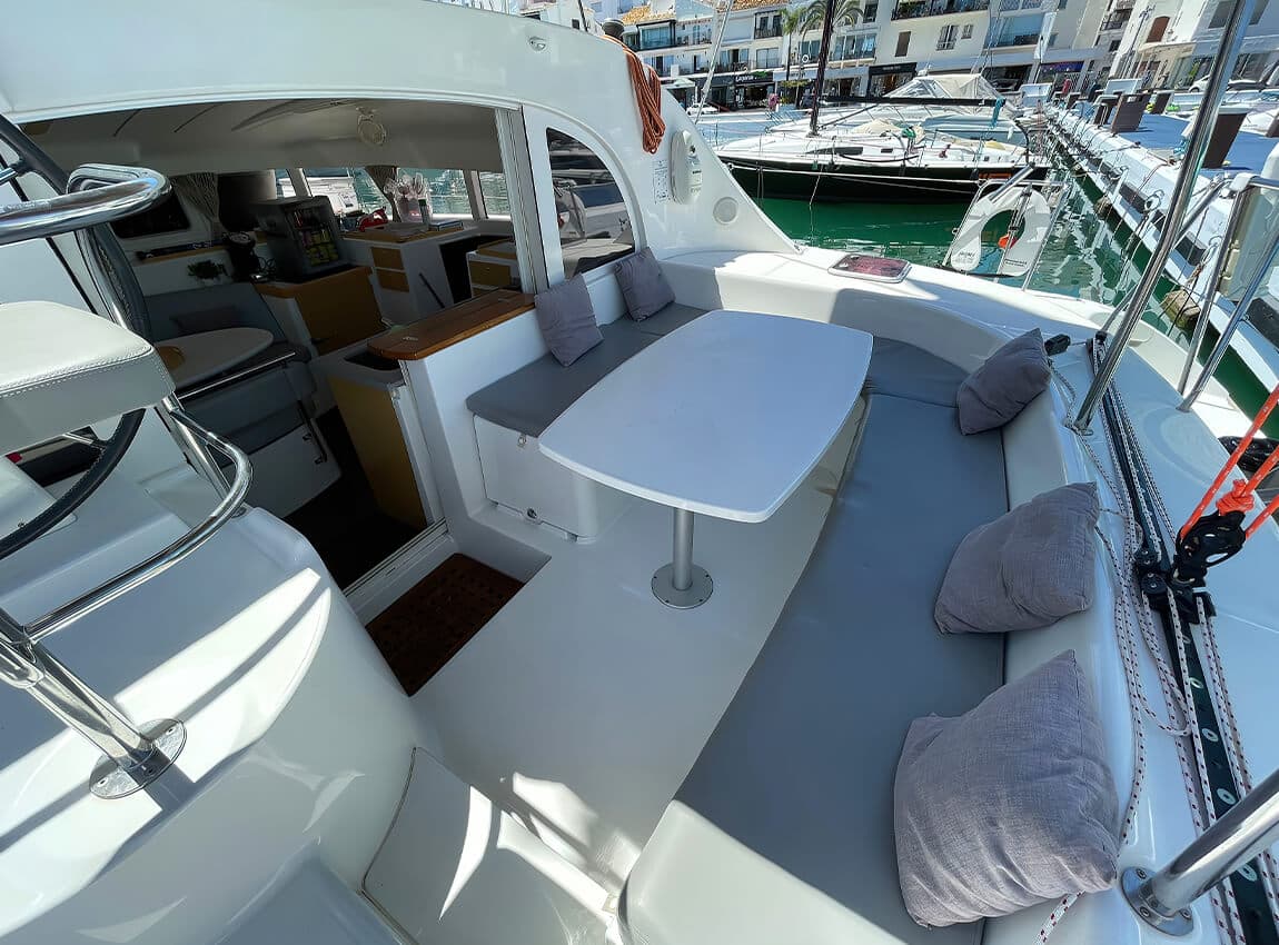 11.55m/ 38 Ft Majestic Lagoon 380 Catamaran photo highlight 6