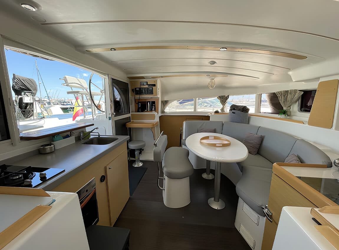 11.55m/ 38 Ft Majestic Lagoon 380 Catamaran photo highlight 4